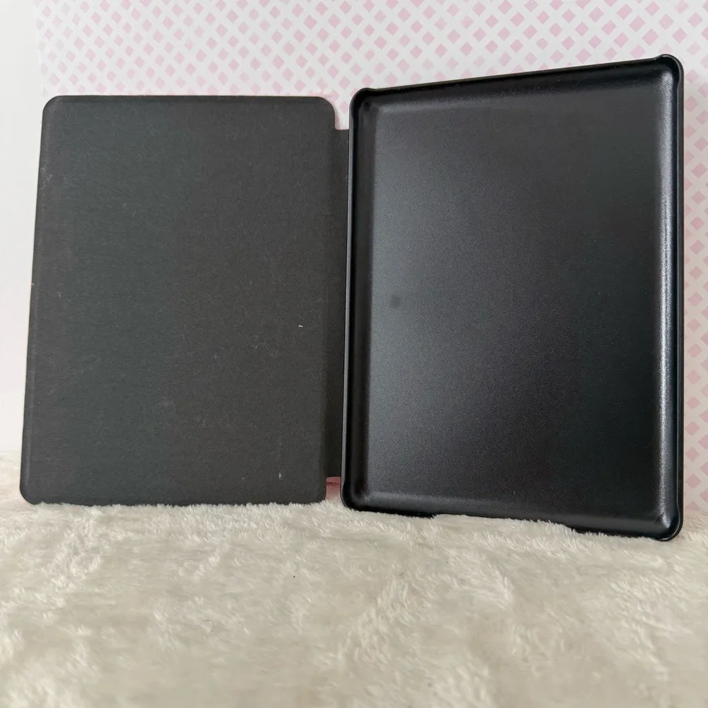 Kindle Paperwhite Pink Fuzzy Case Cover 11th Generation New in Package